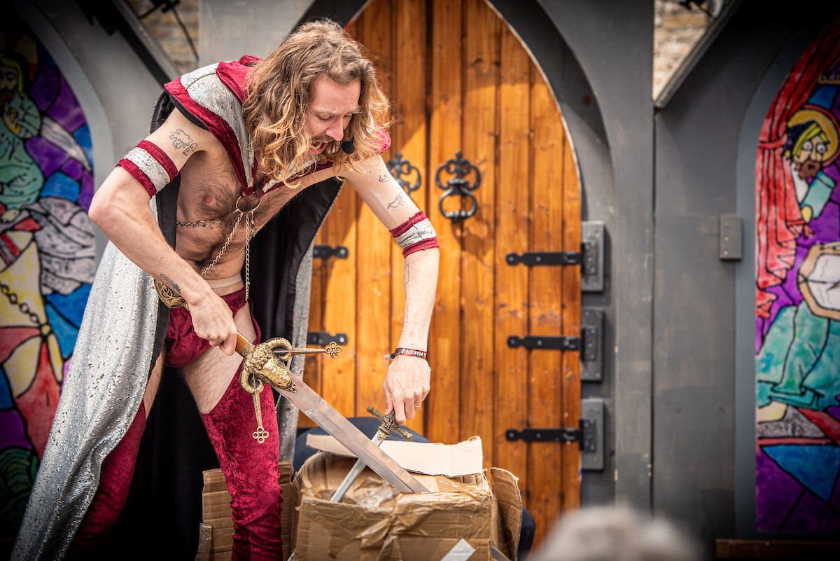 Oerol: wees een goede lotgenoot, en vier het leven met andere mensen. ‘Gelukkig, geen beleid!’