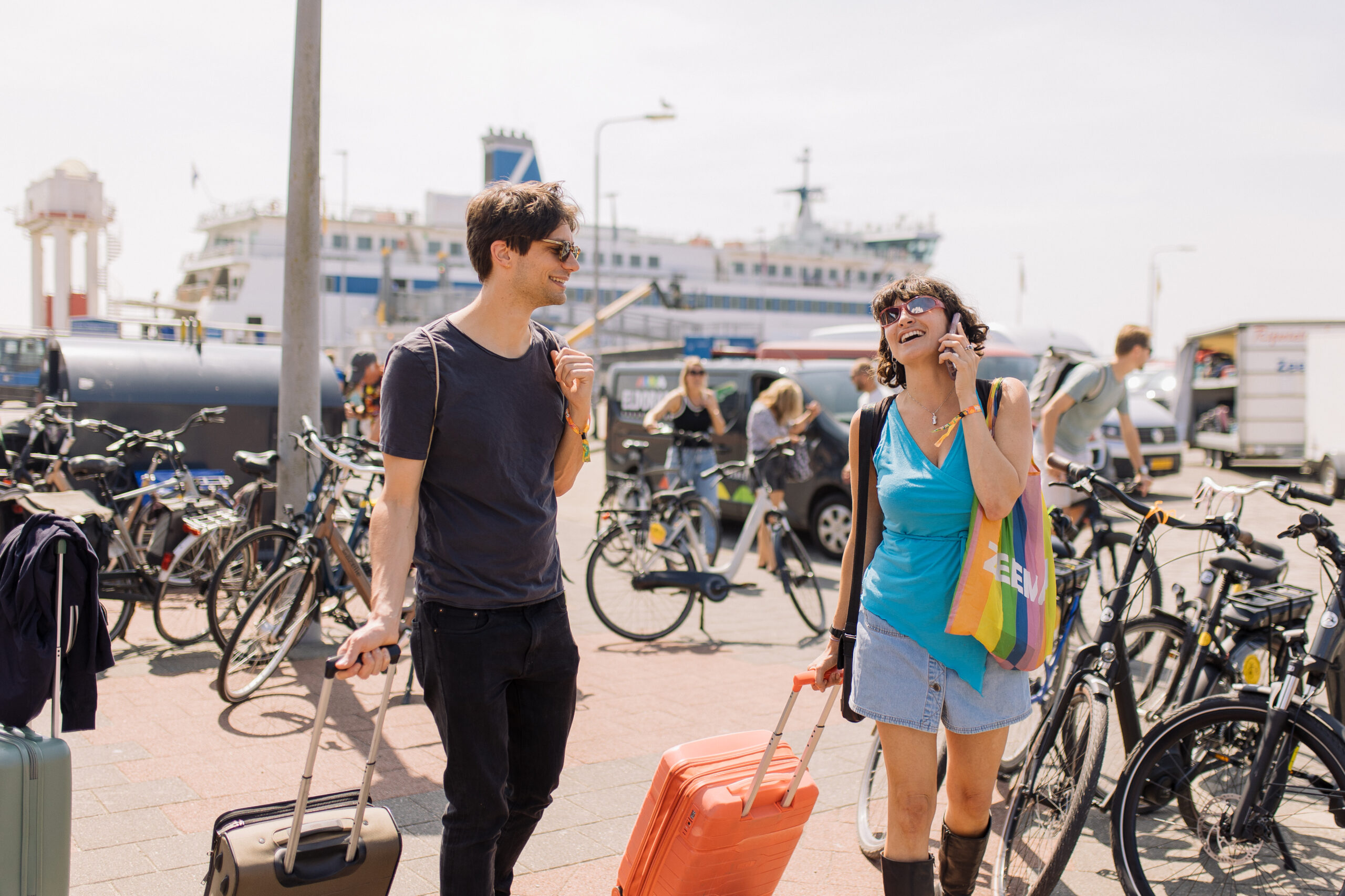 Book your travel, bike en accommodation for Oerol