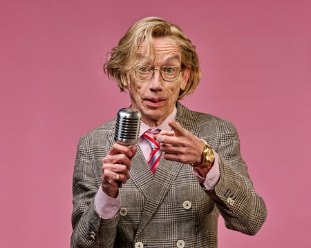 Dolf Jansen ‘artist in residence’ op Oerol. ‘In bos, duinpan of boerenschuur, steeds verschillend’